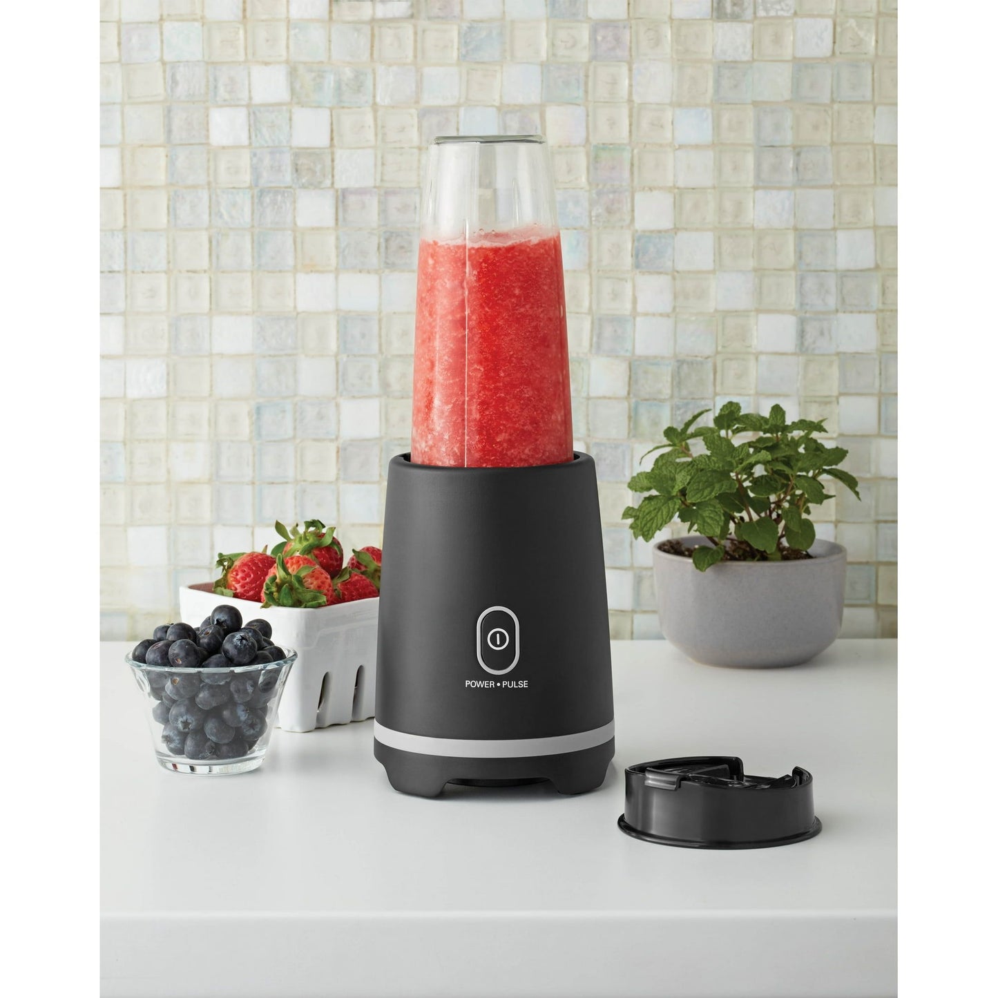 Black Single-Serve Blender with 1 Travel Lid, 16 oz, New - Discount Msrp