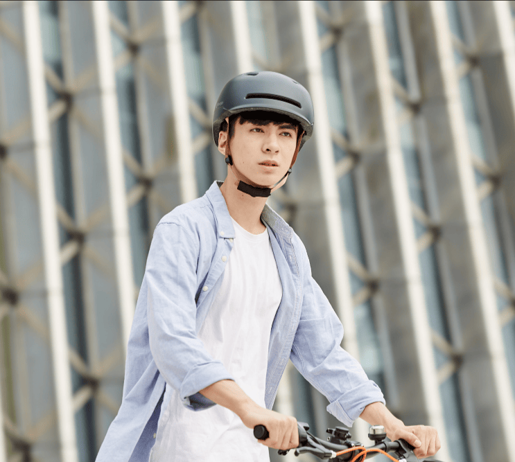 Cycling sports protection helmet. (Light sensing mode, phone answering, GPS navigation, brake warning lights, MP3 + light endurance of 6h, 2X1W stereo voice control - Discount Msrp 