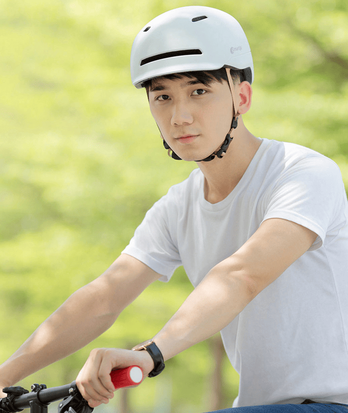 Cycling sports protection helmet. (Light sensing mode, phone answering, GPS navigation, brake warning lights, MP3 + light endurance of 6h, 2X1W stereo voice control - Discount Msrp 